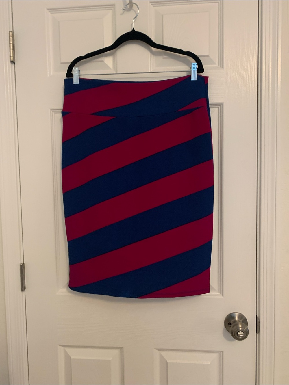 LuLaRoe Diagonal Navy and Fuchsia “Cassie” Pencil Skirt